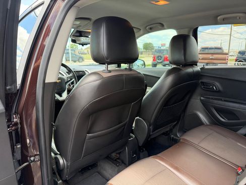 Used 2016 Chevrolet Trax LT w/ LT Convenience Package FWD image 11