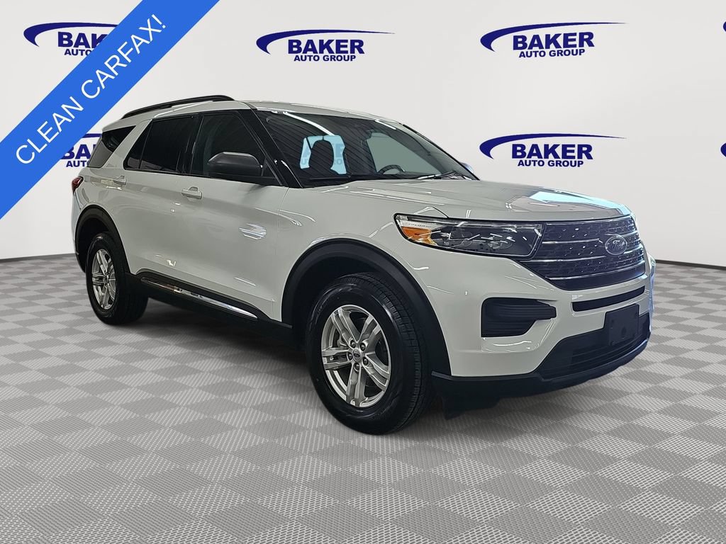 Used 2023 Ford Explorer XLT AWD/4WD image 3
