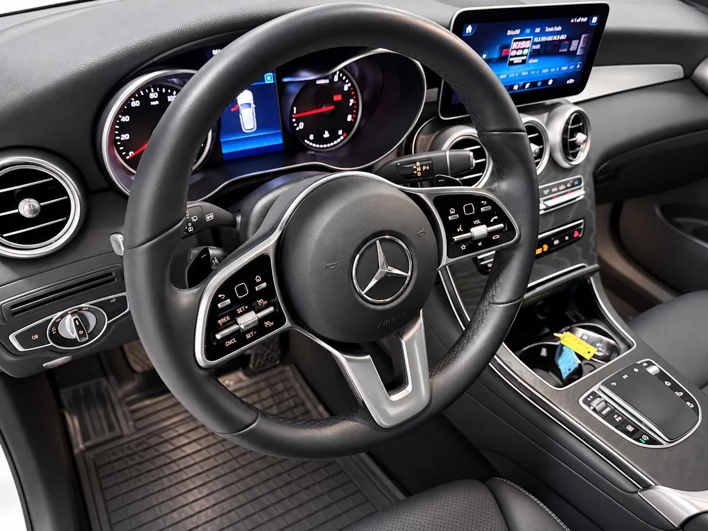 Used 2021 Mercedes-Benz GLC 300 4MATIC w/ Premium Package image 10