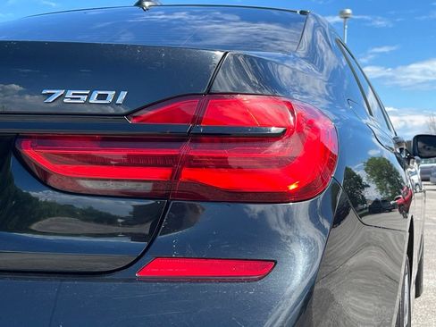 Used 2018 BMW 750i xDrive AWD/4WD image 12