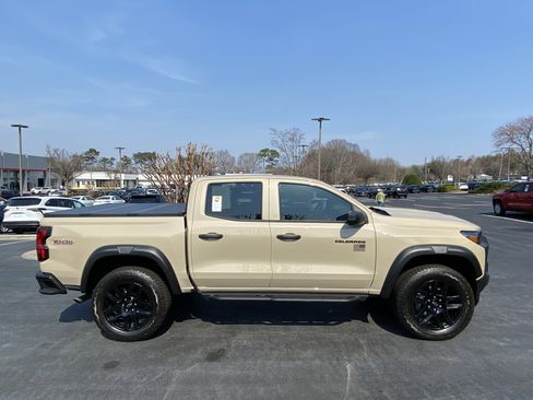 Used 2024 Chevrolet Colorado Trail Boss w/ Advanced Trailering Package image 4