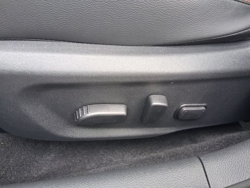 Used 2025 Nissan Sentra SR w/ SR Premium Package FWD image 13