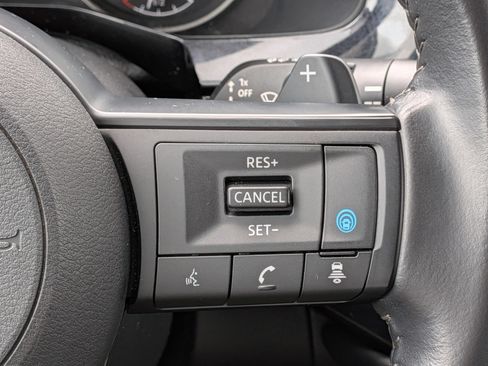 Used 2024 Nissan Pathfinder SV FWD image 19