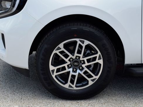 New 2026 Ford Expedition Max Active RWD image 28