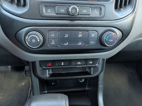 Used 2021 Chevrolet Colorado W/T w/ Custom Special Edition AWD/4WD image 24