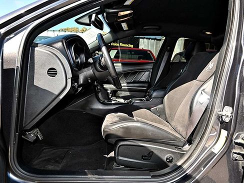 Used 2019 Dodge Charger Scat Pack w/ Plus Group RWD image 17