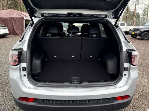 New 2026 Jeep Compass Latitude image 12