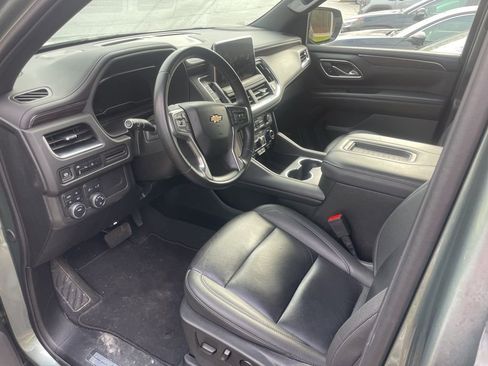 Used 2024 Chevrolet Suburban LT image 3