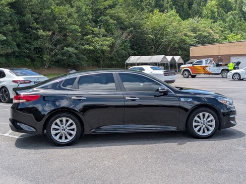 Used 2018 Kia Optima LX w/ 17" Alloy Wheels Package FWD image 10