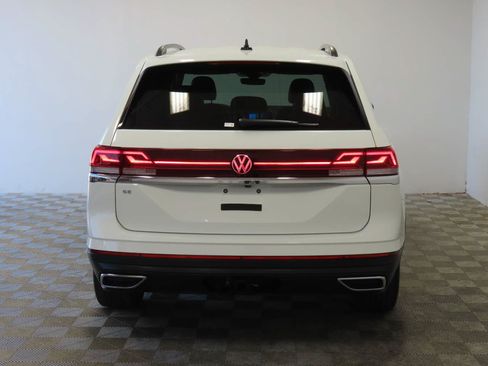Used 2025 Volkswagen Atlas SE FWD image 4