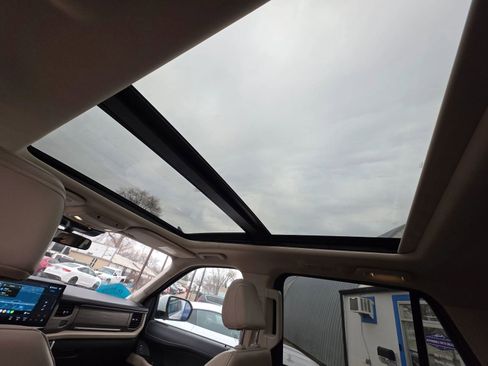 Used 2024 Ford Expedition Max Limited image 11