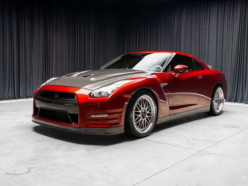 Used 2016 Nissan GT-R Premium AWD/4WD image 31