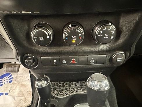 Used 2013 Jeep Wrangler Unlimited Sahara w/ Connectivity Group AWD/4WD image 23