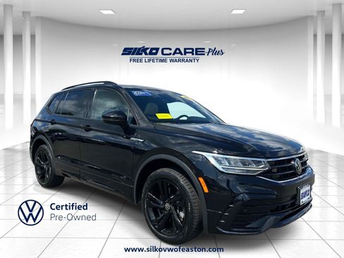 Certified 2024 Volkswagen Tiguan SE R-Line AWD/4WD image 1