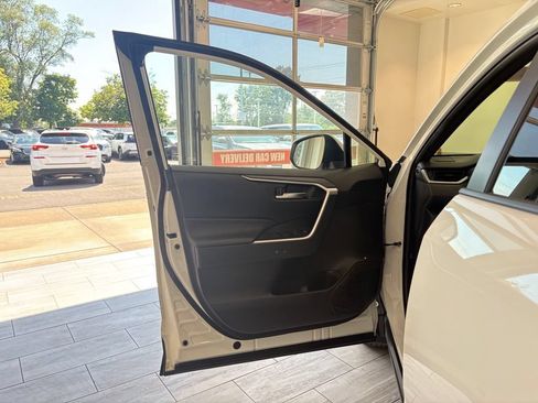 Used 2023 Toyota RAV4 SE w/ Weather & Moonroof Package AWD/4WD image 30