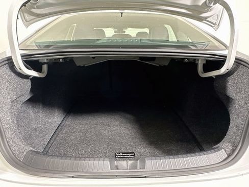 Used 2025 Volkswagen Jetta SE w/ Sunroof Package FWD image 25