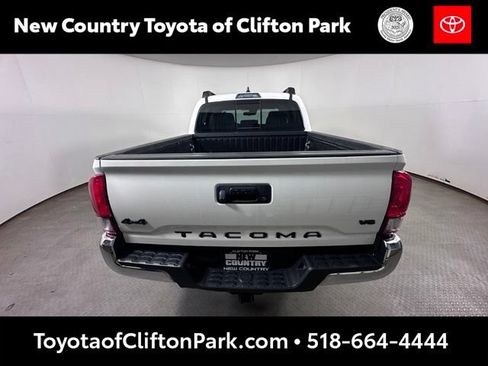 Used 2023 Toyota Tacoma SR5 AWD/4WD image 4
