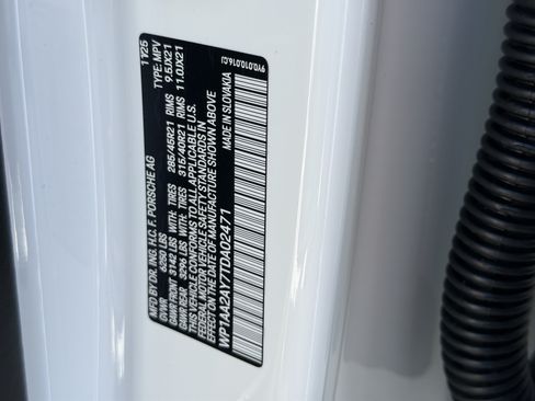 Certified 2026 Porsche Cayenne AWD/4WD image 37