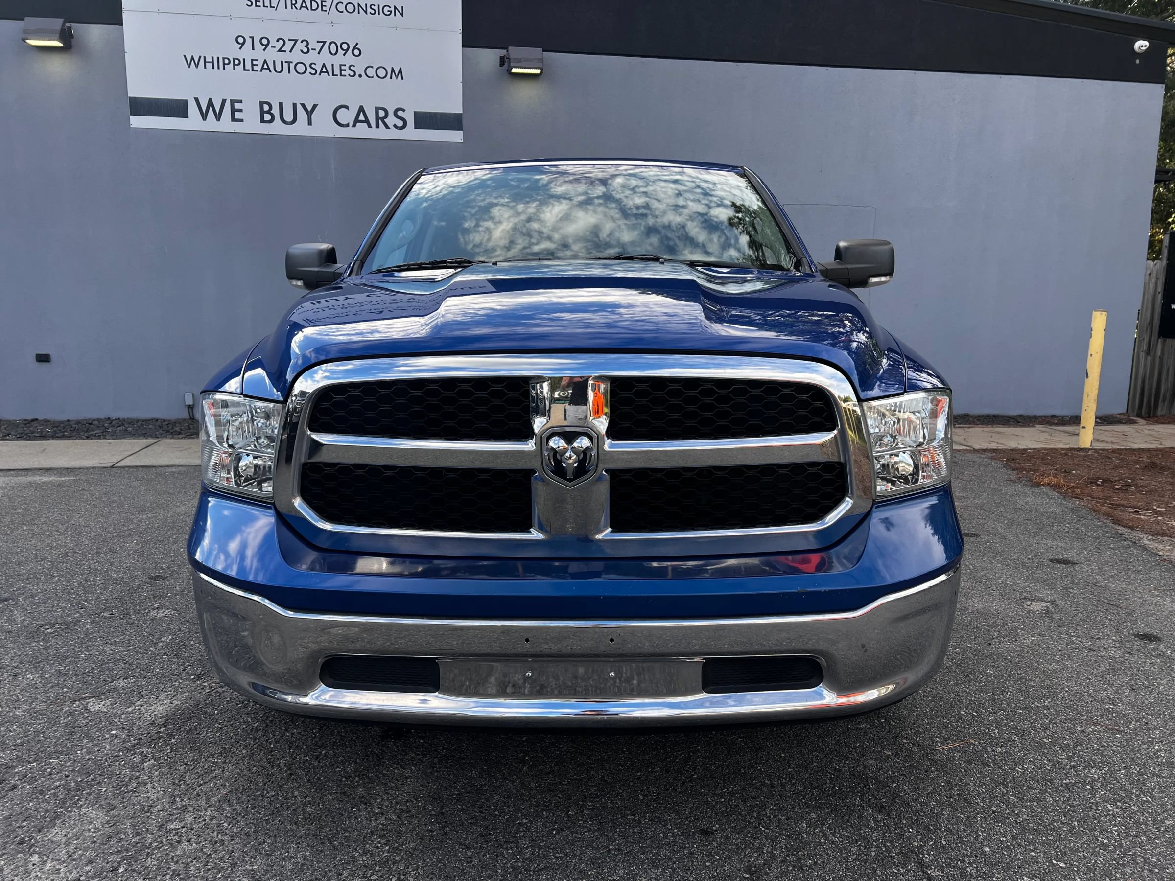 Used 2019 RAM 1500 Classic SLT w/ Luxury Group RWD image 2
