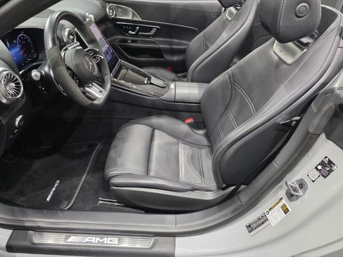 Used 2022 Mercedes-Benz SL 63 AMG 4MATIC w/ Driver Assistance Package image 9
