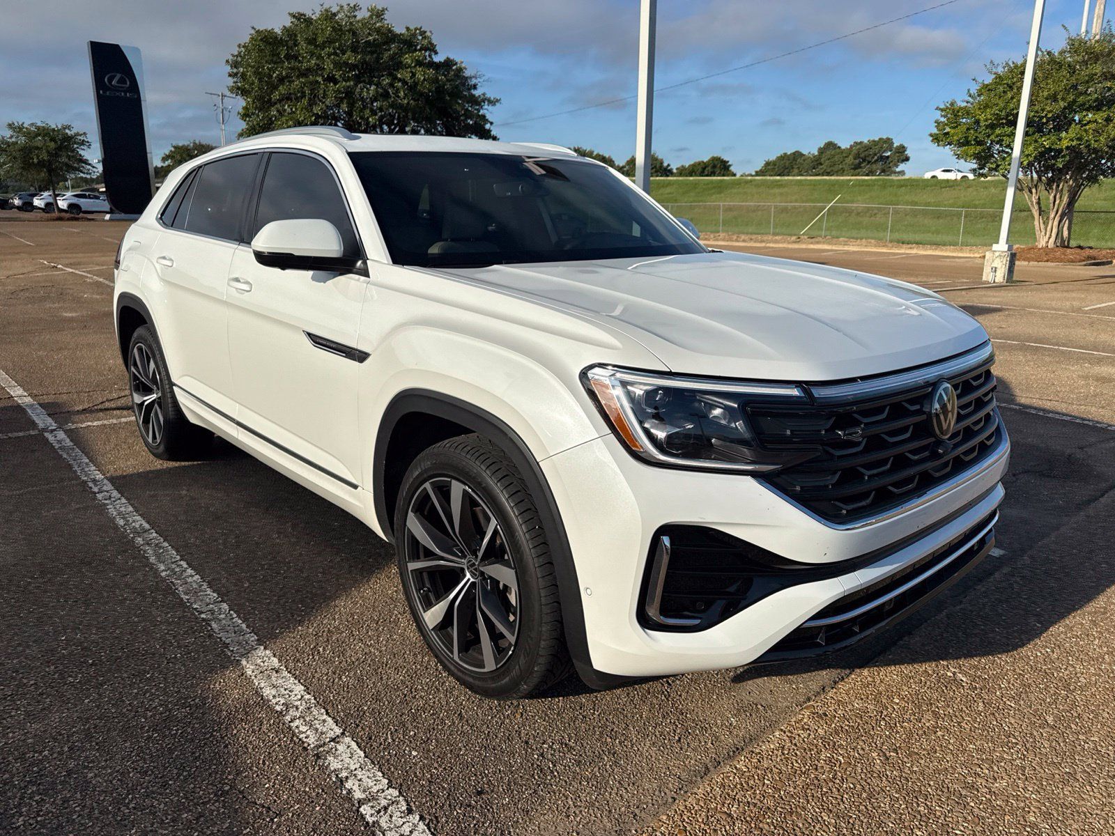 Used 2024 Volkswagen Atlas Cross Sport SEL Premium R-Line AWD/4WD image 3