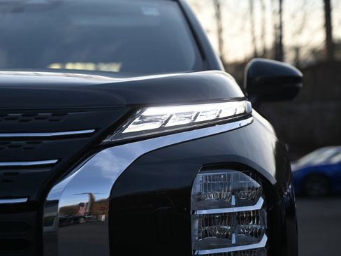 Used 2024 Mitsubishi Outlander AWD image 10