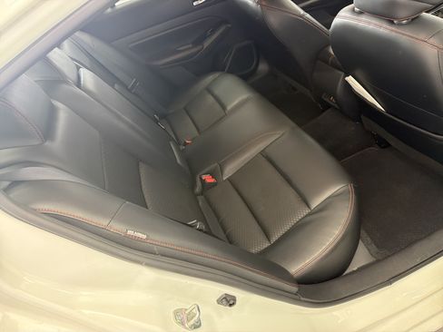 Used 2023 Nissan Altima 2.5 SR FWD image 14