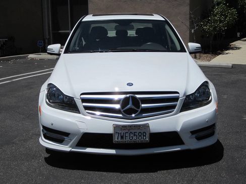 Used 2013 Mercedes-Benz C 300 4MATIC Sedan image 8