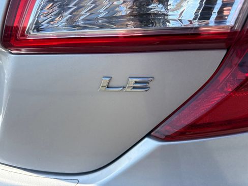 Used 2014 Toyota Camry LE FWD image 10
