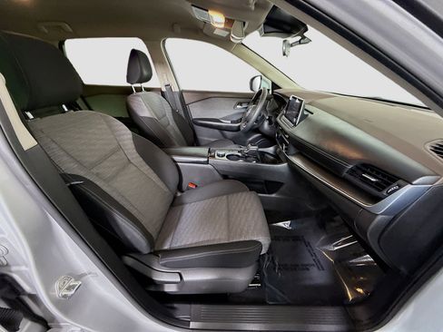 Used 2023 Nissan Rogue SV image 29