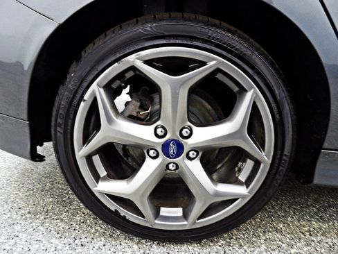 Used 2018 Ford Focus ST FWD image 20
