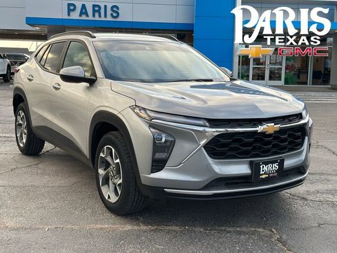 Used 2024 Chevrolet Trax LT w/ LT Convenience Package image 1