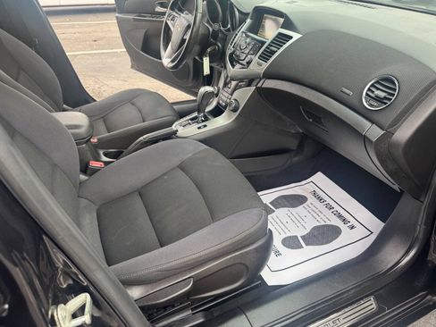 Used 2014 Chevrolet Cruze LT w/ Technology Package FWD image 31