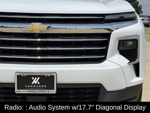 Used 2025 Chevrolet Traverse LT AWD/4WD image 4