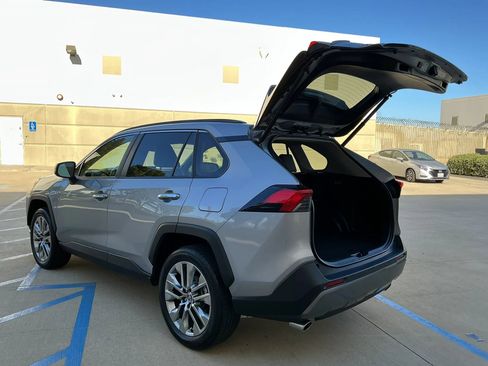 Used 2021 Toyota RAV4 Limited AWD/4WD image 17
