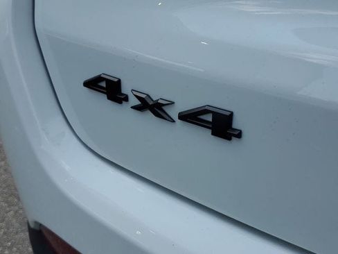 New 2025 Jeep Compass Limited w/ Sun & Sound Group image 9