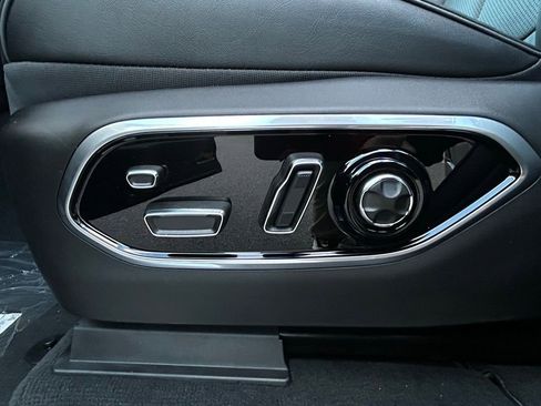 New 2025 Jeep Grand Cherokee L Overland image 18