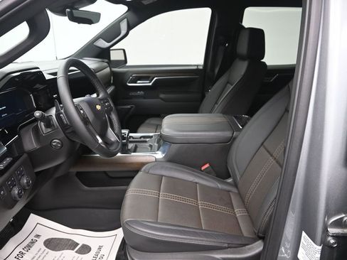 Used 2025 Chevrolet Silverado 1500 High Country w/ Technology Package image 16