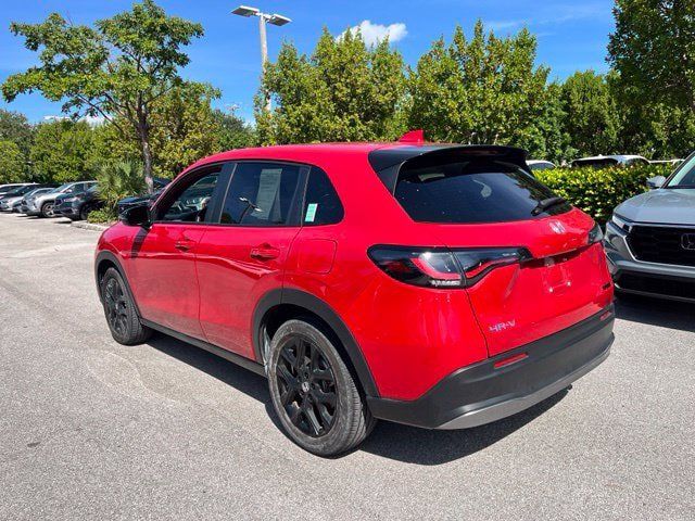Used 2025 Honda HR-V Sport image 4