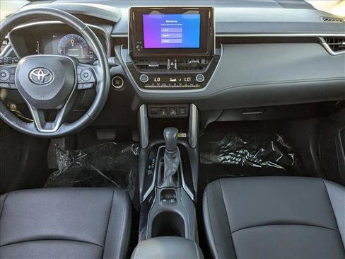 Used 2023 Toyota Corolla Cross XLE image 16