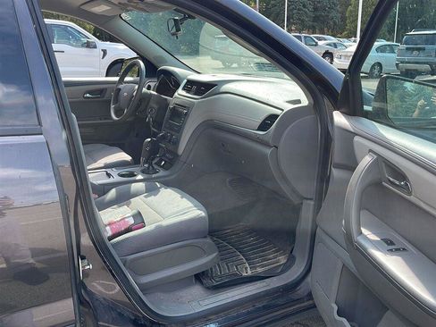 Used 2015 Chevrolet Traverse LS AWD/4WD image 18
