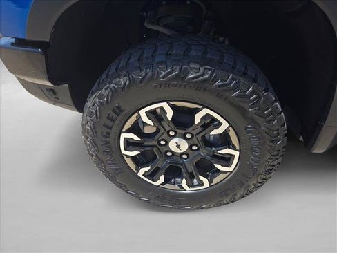Used 2024 Chevrolet Silverado 1500 ZR2 w/ Technology Package AWD/4WD image 25