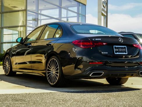 Used 2023 Mercedes-Benz C 300 Sedan image 9