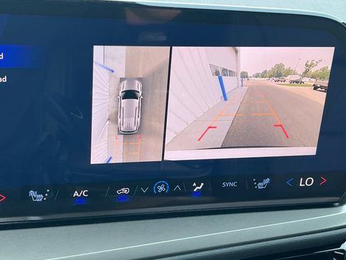 New 2026 Chevrolet Traverse LT w/ Midnight/Sport Edition AWD/4WD image 18
