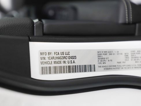 Used 2024 Jeep Grand Cherokee Altitude image 30