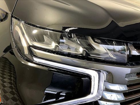 Used 2024 Chevrolet Tahoe High Country AWD/4WD image 25