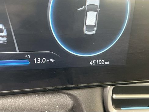 Used 2023 Hyundai Elantra Limited image 12