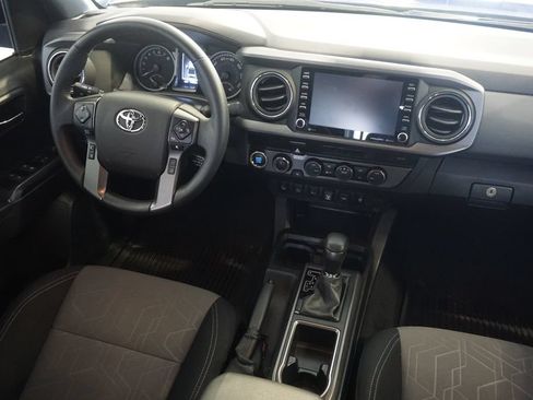Used 2023 Toyota Tacoma TRD Off-Road w/ Advanced Technology Package AWD/4WD image 25