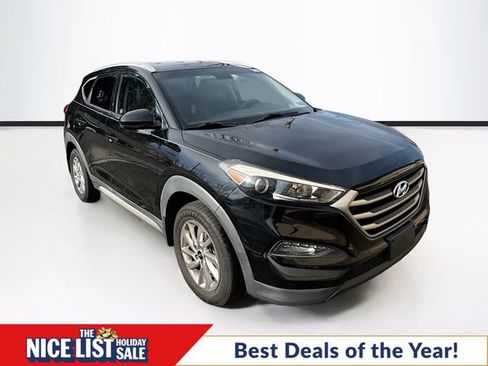 Used 2017 Hyundai Tucson SE image 1