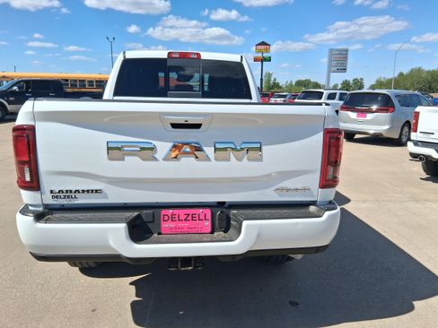 Used 2026 RAM 2500 Laramie AWD/4WD image 7